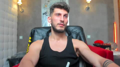 Snapshot of ronythemaster chatting on 01-15-25, 10:13 onlyfans- online show from 01-15-25, 10:13