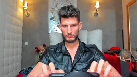 Snapshot of ronythemaster chatting on 01-17-25, 01:15 onlyfans- online show from 01-17-25, 01:15