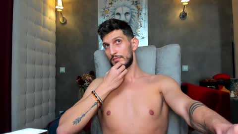 Snapshot of ronythemaster chatting on 01-20-25, 07:46 onlyfans- online show from 01-20-25, 07:46