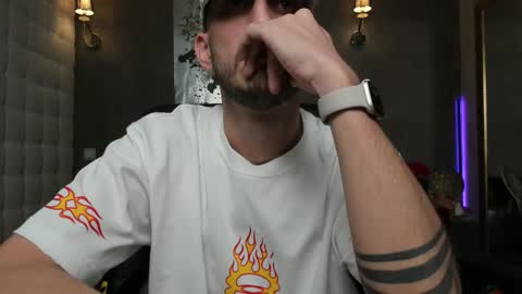 Snapshot of ronythemaster chatting on 02-10-25, 09:58 onlyfans- online show from 02-10-25, 09:58