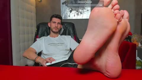 Snapshot of ronythemaster chatting on 02-15-25, 08:54 onlyfans- online show from 02-15-25, 08:54