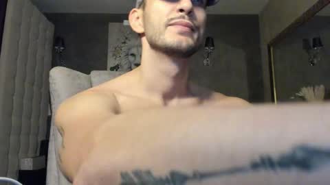 Snapshot of ronythemaster chatting on 01-18-26, 06:23 onlyfans- online show from 01-18-26, 06:23