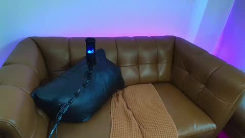 Snapshot of rosaliecaine chatting on 10-06-25, 06:16 Rosalie Caine online show from 10-06-25, 06:16