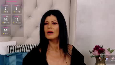 Snapshot of rosalienorman chatting on 09-12-25, 11:43 Rosalie online show from 09-12-25, 11:43