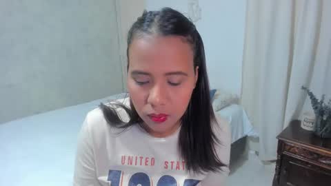 Snapshot of rosaliiaa1 chatting on 02-19-25, 10:12 Rosalia online show from 02-19-25, 10:12