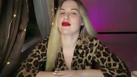 Rosali online show from 11-28-25, 05:37