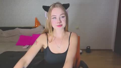 rosalina online show from 11-02-25, 02:41