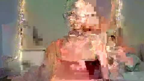 Snapshot of rosalinatoosexy chatting on 09-21-25, 04:36 Rosalina online show from 09-21-25, 04:36