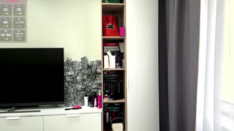 Snapshot of rosalindazahm chatting on 07-14-26, 01:06 Nicole online show from 07-14-26, 01:06