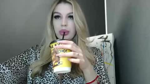 Rosalina online show from 04-19-26, 12:04