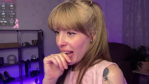 RoosaMoore online show from 05-17-26, 03:19