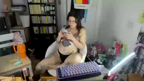 Snapshot of rose257044 chatting on 10-11-25, 06:39 rose257044 online show from 10-11-25, 06:39