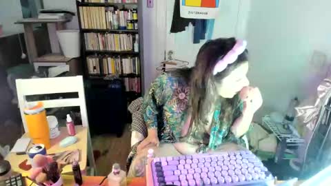 Snapshot of rose257044 chatting on 11-02-25, 04:42 rose257044 online show from 11-02-25, 04:42