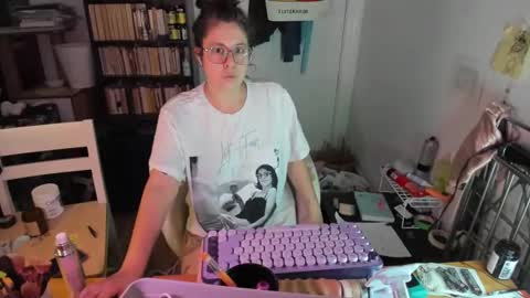 Snapshot of rose257044 chatting on 11-16-25, 01:28 rose257044 online show from 11-16-25, 01:28