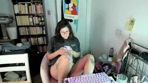 Snapshot of rose257044 chatting on 11-23-25, 12:49 rose257044 online show from 11-23-25, 12:49