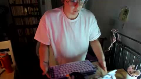 Snapshot of rose257044 chatting on 11-30-25, 03:38 rose257044 online show from 11-30-25, 03:38