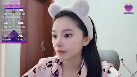 Snapshot of rose6688 chatting on 09-28-25, 02:28 rose online show from 09-28-25, 02:28