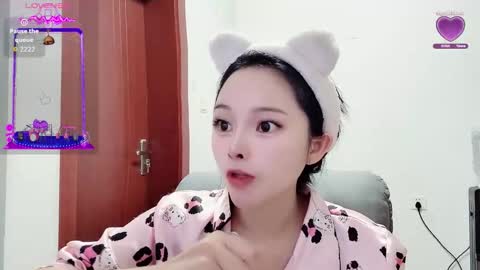 Snapshot of rose6688 chatting on 10-20-25, 03:40 rose online show from 10-20-25, 03:40
