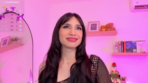 Snapshot of rose__saenz chatting on 12-11-24, 01:05 Rose Saenz online show from 12-11-24, 01:05