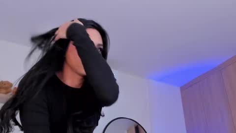 Snapshot of rose__saenz chatting on 02-28-25, 08:50 Rose Saenz online show from 02-28-25, 08:50