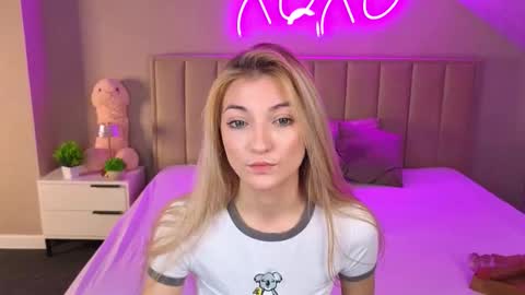 Kimberlly online show from 01-13-26, 01:22