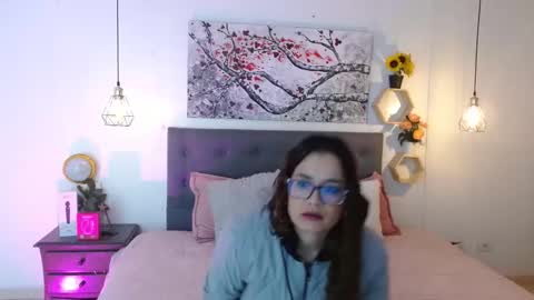 Snapshot of rose_thompson1 chatting on 11-28-25, 11:13 Rose online show from 11-28-25, 11:13