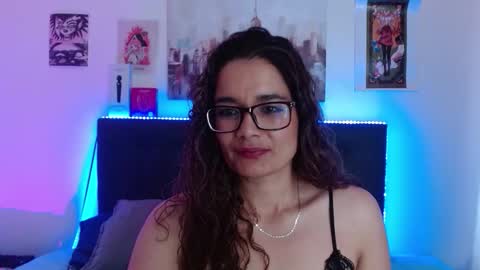 Snapshot of rose_thompson1 chatting on 11-29-25, 02:53 Rose online show from 11-29-25, 02:53