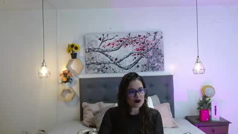 Snapshot of rose_thompson1 chatting on 12-01-25, 01:38 Rose online show from 12-01-25, 01:38