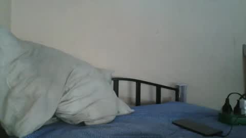 Snapshot of roseandjamesworld chatting on 05-14-26, 03:35 roseandjamesworld online show from 05-14-26, 03:35
