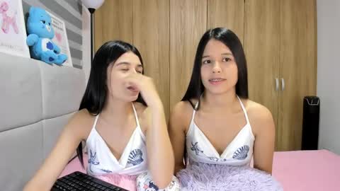 Rose y Miah online show from 04-22-26, 02:36