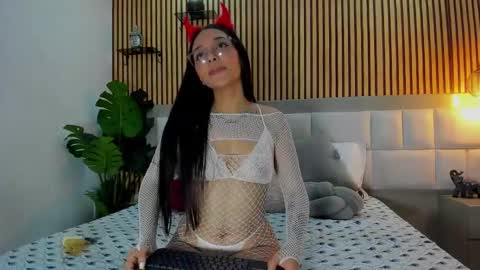 roseaurora online show from 11-25-25, 12:38