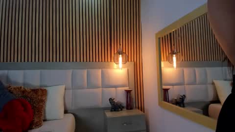 Snapshot of roseaurora chatting on 01-14-26, 01:39 roseaurora online show from 01-14-26, 01:39