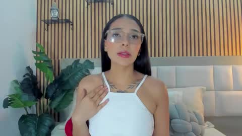 Snapshot of roseaurora chatting on 02-10-26, 12:53 roseaurora online show from 02-10-26, 12:53