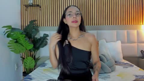 Snapshot of roseaurora chatting on 02-17-26, 12:34 roseaurora online show from 02-17-26, 12:34