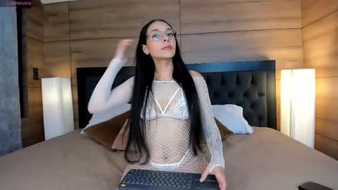 roseaurora online show from 03-21-26, 10:42