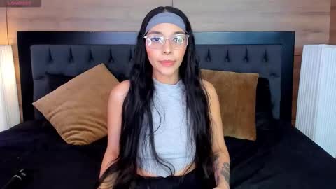 roseaurora online show from 03-25-26, 11:49