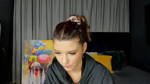 Snapshot of roseblanche2k chatting on 12-21-24, 08:21 Florin online show from 12-21-24, 08:21