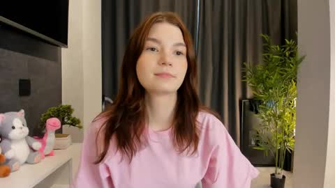 Snapshot of roseblanche2k chatting on 05-25-26, 12:44 Florin online show from 05-25-26, 12:44