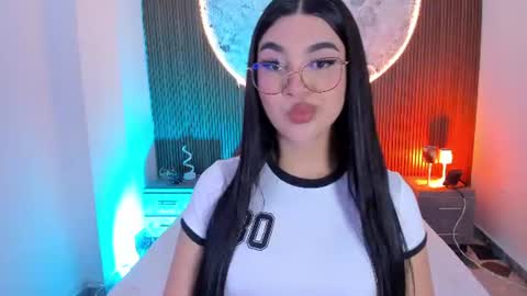 Rose online show from 06-17-26, 01:56