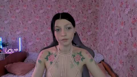 Lola online show from 12-20-25, 05:03