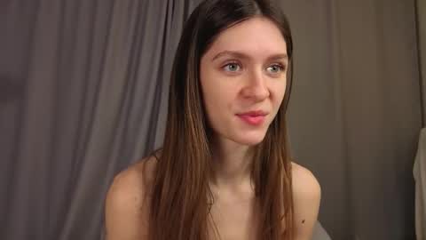 Snapshot of rosemaryleadley chatting on 10-22-25, 05:41 Graise online show from 10-22-25, 05:41