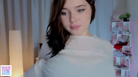 Snapshot of rosemaryleadley chatting on 10-22-25, 05:45 Graise online show from 10-22-25, 05:45