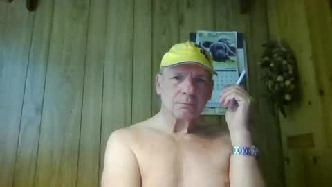 roses2u1958 online show from 04-25-26, 07:33