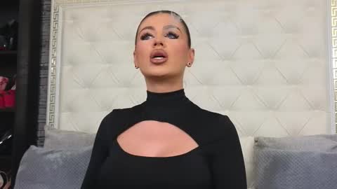 Gabriela online show from 11-26-25, 07:31