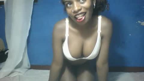 Roseyaa online show from 10-20-25, 12:49