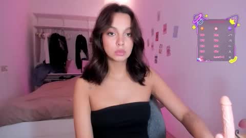 Snapshot of roshelle_xxx chatting on 09-13-25, 03:17 Roshelle online show from 09-13-25, 03:17