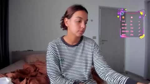 Snapshot of roshelle_xxx chatting on 12-05-25, 06:44 Roshelle online show from 12-05-25, 06:44