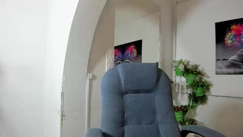 Snapshot of rosi_cooper chatting on 11-02-25, 12:29 rosi_cooper online show from 11-02-25, 12:29