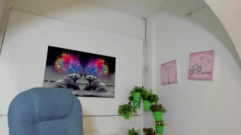 Snapshot of rosi_cooper chatting on 11-04-25, 11:09 rosi_cooper online show from 11-04-25, 11:09