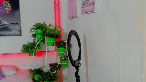 Snapshot of rosi_cooper chatting on 11-14-25, 11:09 rosi_cooper online show from 11-14-25, 11:09